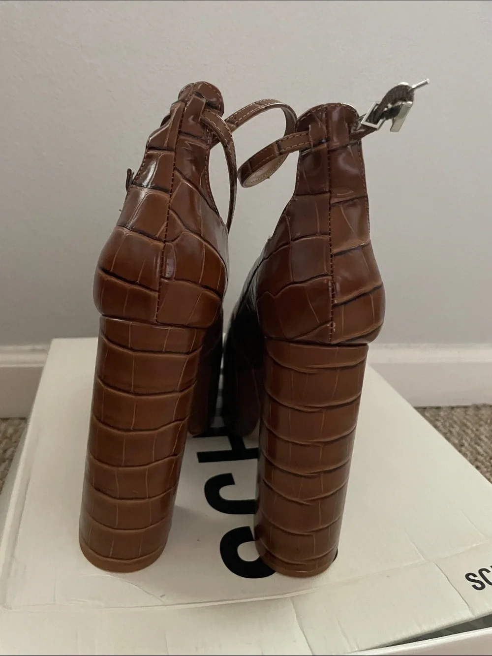 SCHUTZ Brown Croc-Embossed Platform High-Heel Sandals